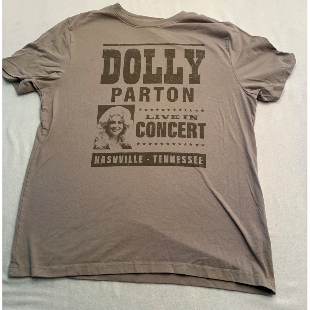 Dolly Parton Live In Concert Nashville Tennessee Graphic T-Shirt Tan Medium